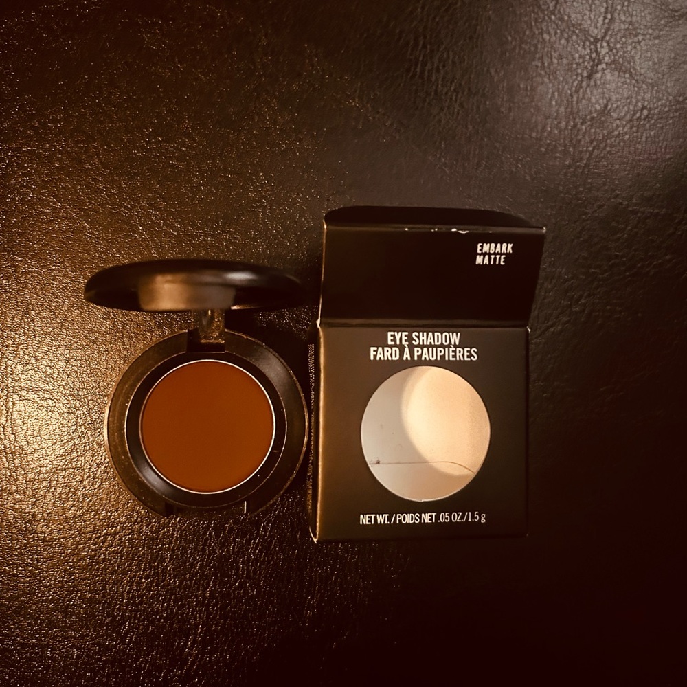 Mac eyeshadow Embark Matte